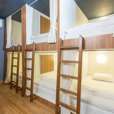 Give Me 5 Hostel Чиангмай Екстериор снимка