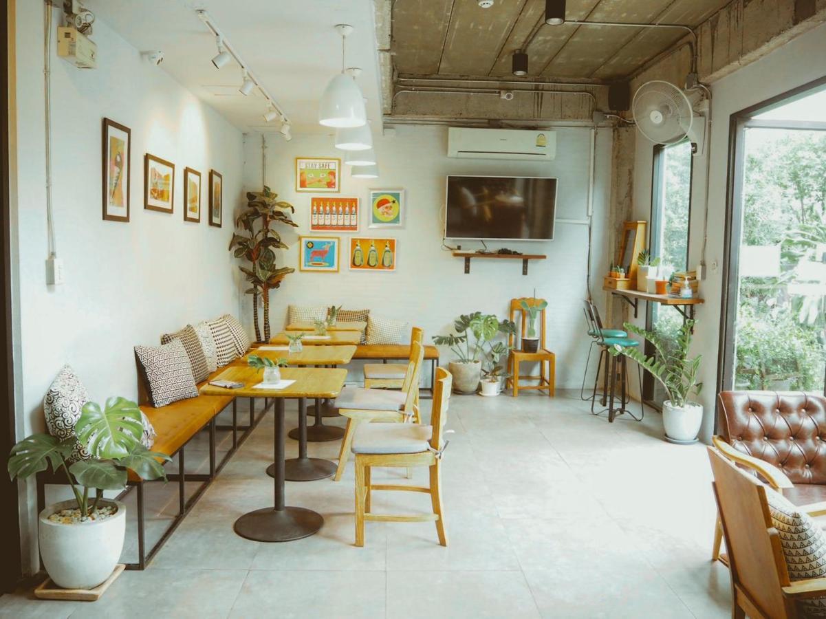Give Me 5 Hostel Чиангмай Екстериор снимка