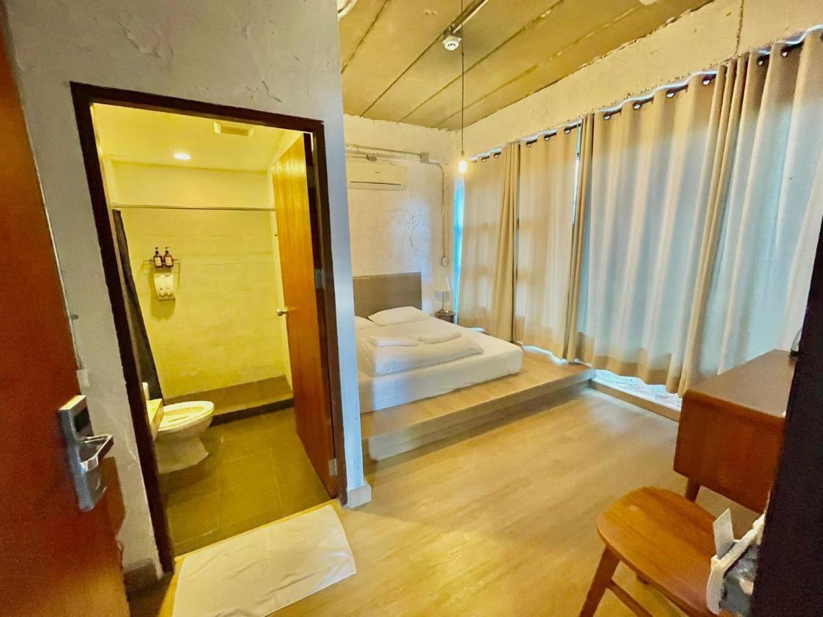 Give Me 5 Hostel Чиангмай Екстериор снимка