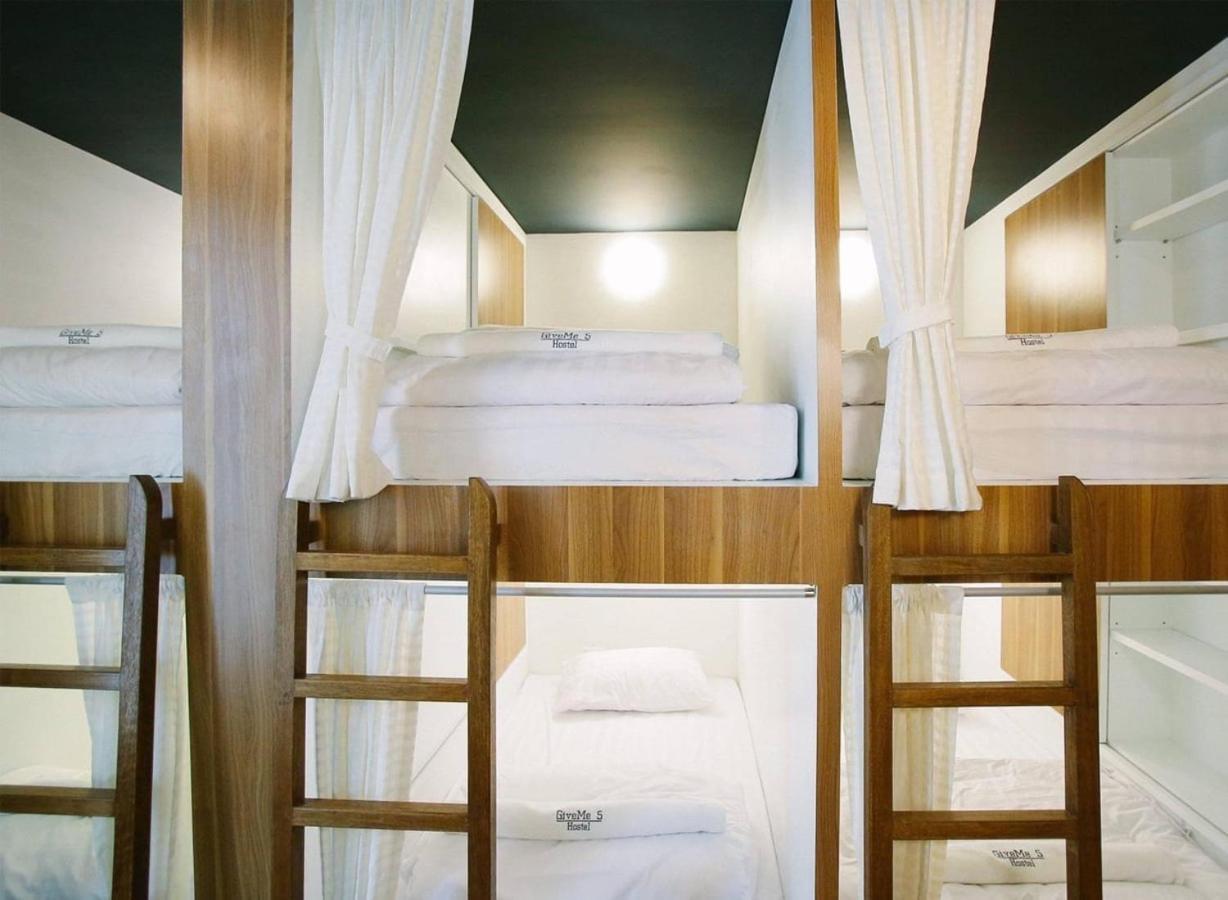 Give Me 5 Hostel Чиангмай Екстериор снимка