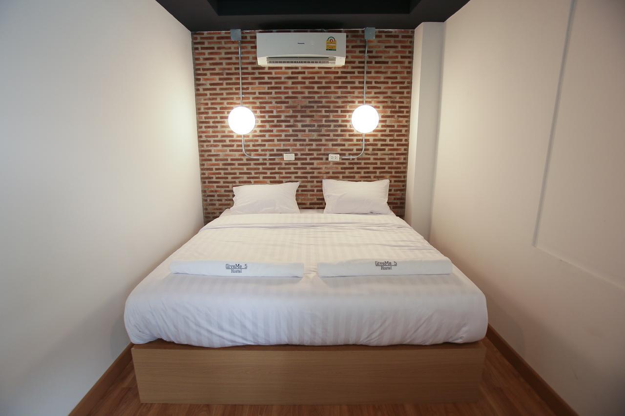 Give Me 5 Hostel Чиангмай Екстериор снимка