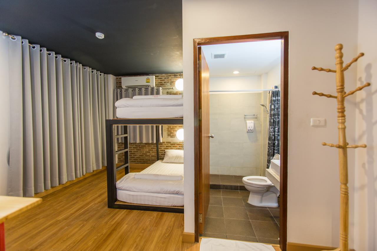 Give Me 5 Hostel Чиангмай Екстериор снимка