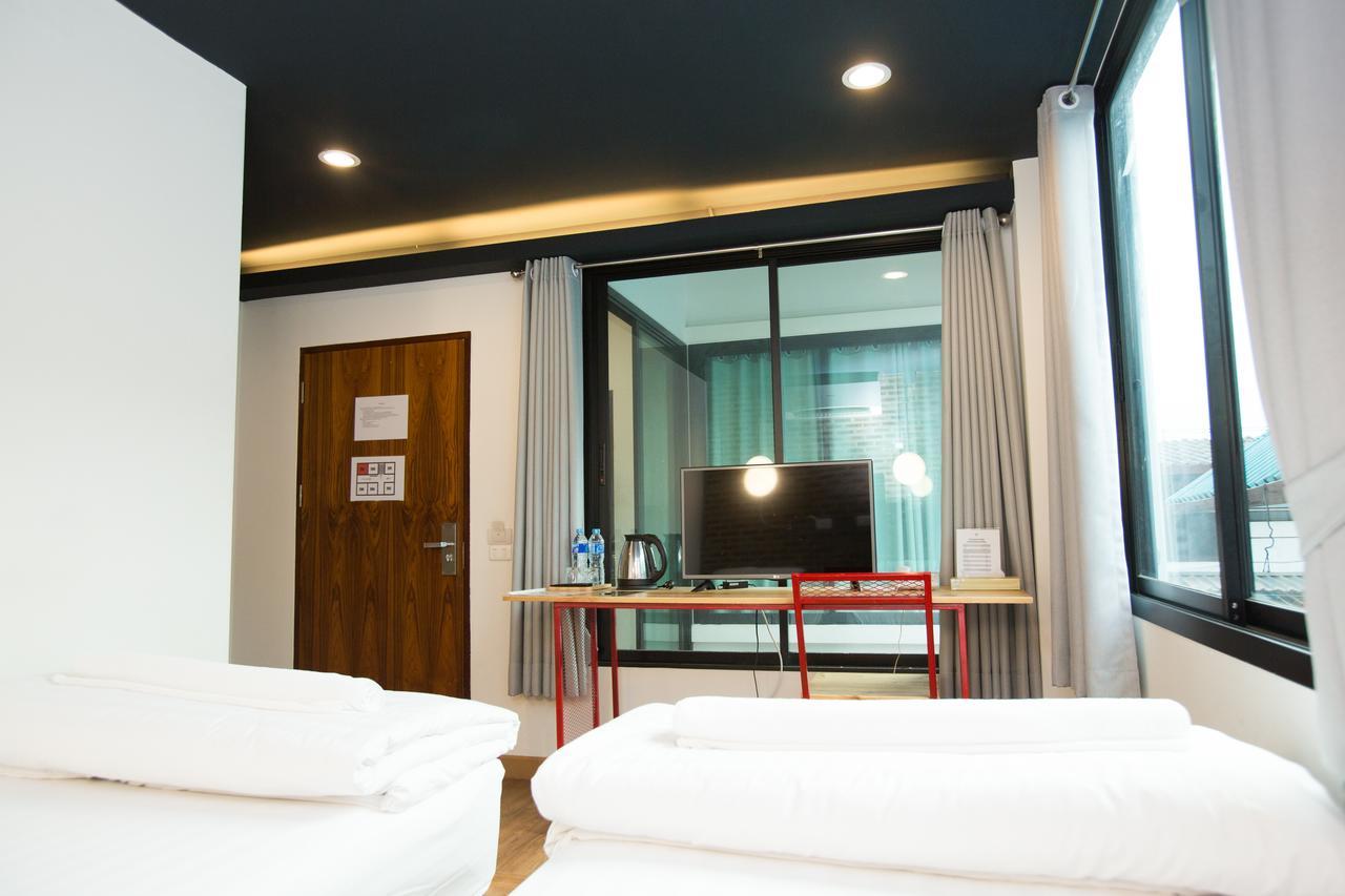 Give Me 5 Hostel Чиангмай Екстериор снимка