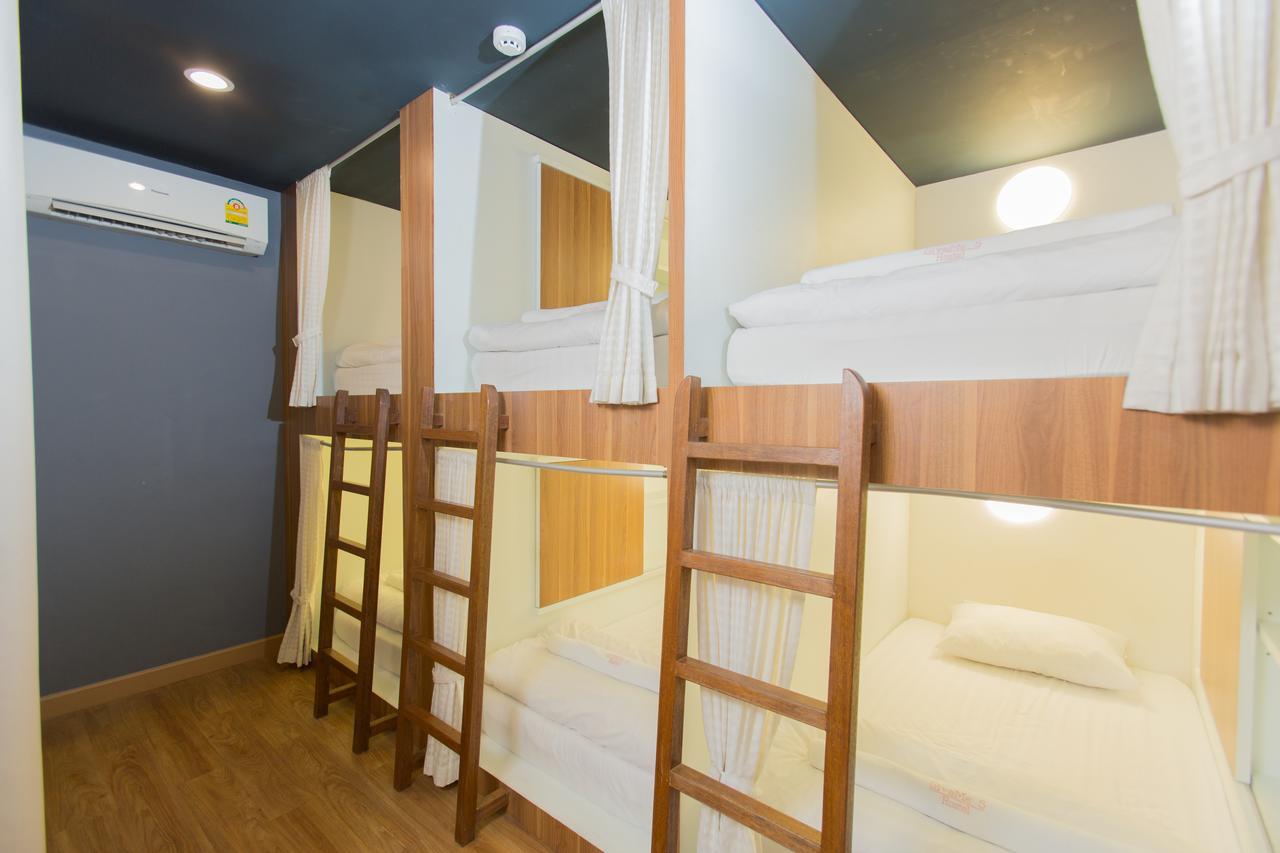 Give Me 5 Hostel Чиангмай Екстериор снимка