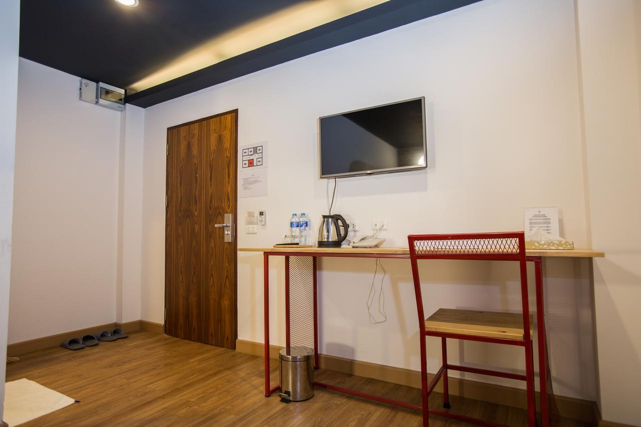 Give Me 5 Hostel Чиангмай Екстериор снимка