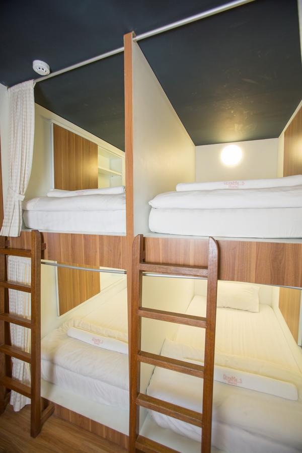 Give Me 5 Hostel Чиангмай Екстериор снимка